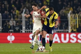 fenerbahce-ve-lyon-berabere-kaldi-7u7vpZk8.jpg