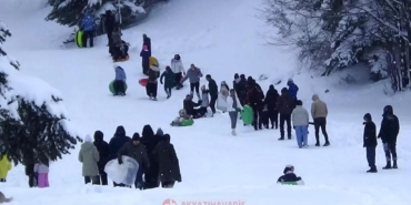 bolu-abant-golu-milli-parkina-kis-sezonunda-yogun-ziyaret-IhGmlNXY.jpg