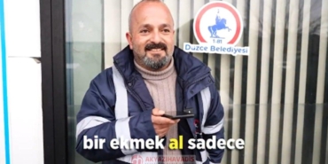 eslerine-sevgililer-gunu-jesti-yaptilar-duygu-dolu-anlar-iK8GdDcF.jpg
