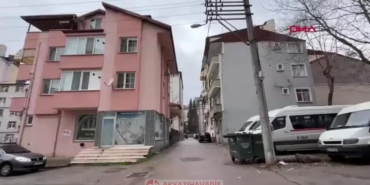 yeni-dogan-bebegini-sokaga-birakti-yakalandi-eiZDsuQK.jpg