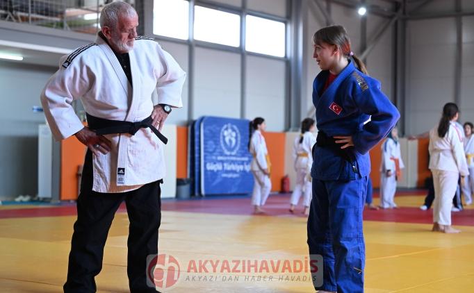 dede-torunu-icin-judoya-basladi-abO9uwvi.jpg